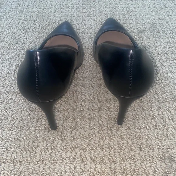 Kelly and Katie Heels 7 - Picture 2 of 3